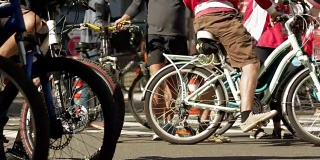 自行车在城市区域的集聚。自行车revolution.mov