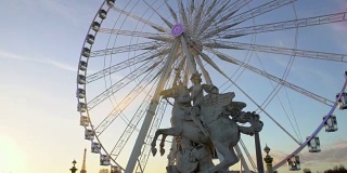 全景巴黎城市景观，飞马雕像前的摩天轮