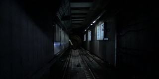 地铁隧道内