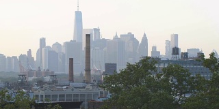 布鲁克林，纽约市屋顶在日落/夜晚建立拍摄