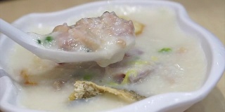 港式中式粥，粥。著名的粤菜