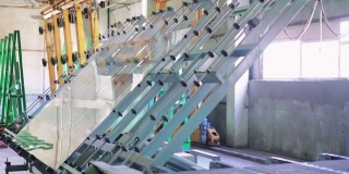 工厂生产的钢化透明浮法玻璃板切割成全高清尺寸