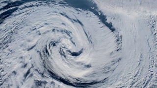 海面上的飓风，卫星图像。视频素材模板下载
