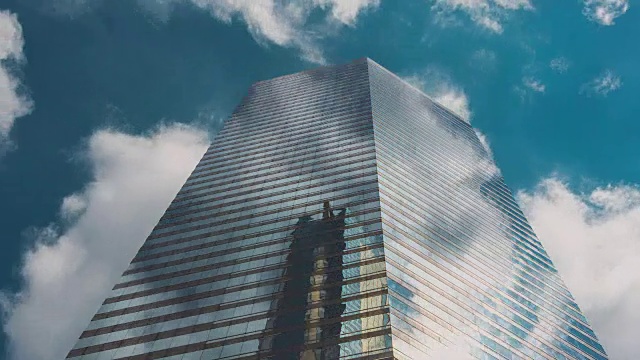 企业大楼，蓝天和白云