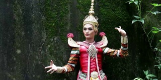 至高无上的泰国面具或孔氏舞蹈戏剧泰国风格。