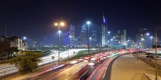 科威特城夜间的交通状况