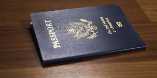 摄影视差拍摄的美国护照，浅自由度