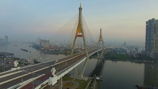 泰国曼谷普密蓬大桥鸟瞰图视频素材模板下载