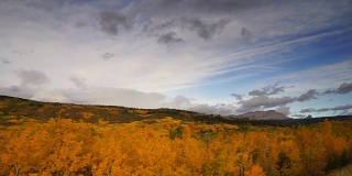 圣玛丽蒙大拿州落基山脉秋叶冰川国家公园