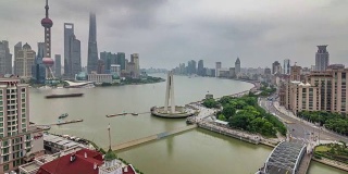 中国上海屋顶空中河湾交通河大桥全景4k时间推移
