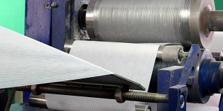 生产餐巾纸的生产线。自动生产线生产餐巾