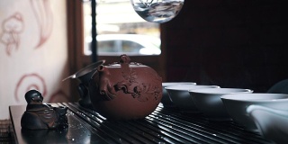 中国传统茶道放在茶几上，近距离，低调