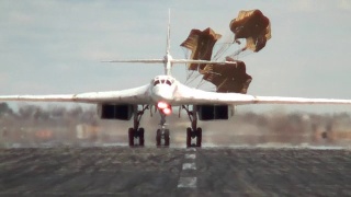 飞机释放降落伞视频素材模板下载