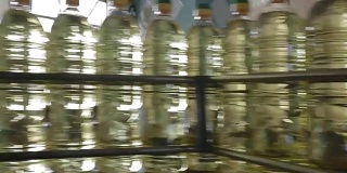 一家工厂生产葵花籽油
