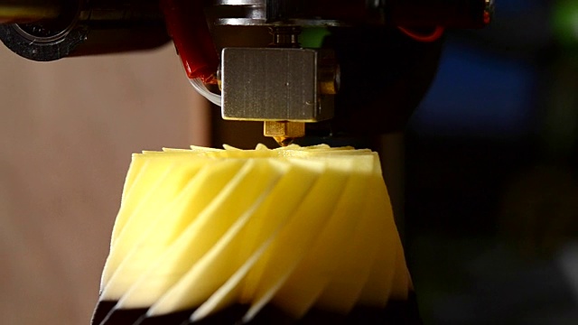 3D打印机从热塑料隔离物体特写