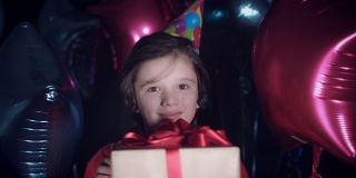 4k Party Birthday Child Holding Present and Focus Changes