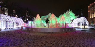 莫斯科圣诞夜——普希金广场上的音乐森林(节日“圣诞之旅”)，俄罗斯