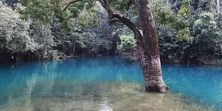 湖和山谷