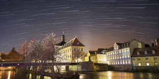 晚上班贝格老市政厅上空的星迹