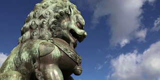 中国北京紫禁城守护狮子铜像