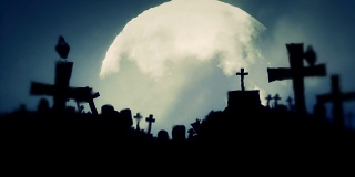 满月之夜的恐怖墓地和渡鸦