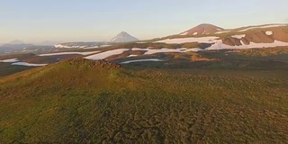 鸟瞰图。景观山。飞草雪山