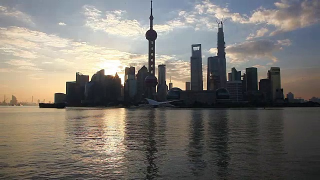 日出在上海浦东