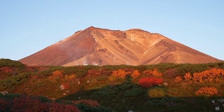 Daisetsuzan国家公园。朝霞山顶的景色。