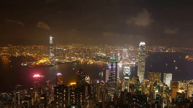 香港市区夜景，从山顶眺望