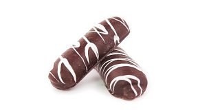黑巧克力香酥饼覆盖360度，打开白色背景。循环视频