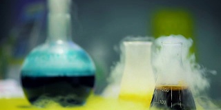 学校液氮近距离化学实验