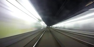 4K长的维也纳地下有轨电车加速镜头