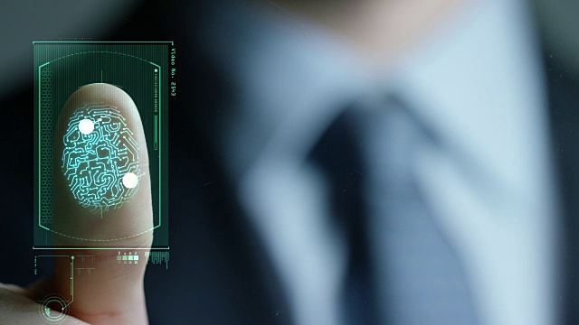 商人扫描指纹生物识别身份并批准。未来的安全概念和密码控制通过指纹沉浸在未来的技术和控制，商业