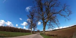 行车记录仪乡村道路良好的天气条件，波兰欧洲POV