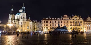 令人印象深刻的斯塔梅斯克广场，布拉格的一个老城广场，作为一个时间流逝拍摄