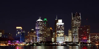 底特律，密歇根的天际线在夜晚的推移