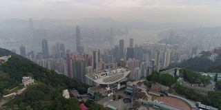 中国多云日落香港著名山顶塔湾航拍全景4k