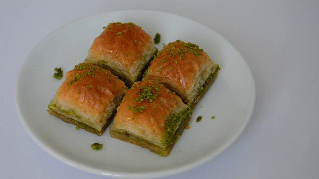 土耳其传统的果仁蜜饼