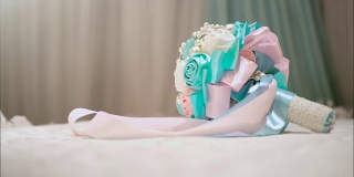 美丽的婚礼花束。