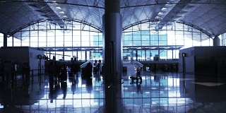 机场大厅。