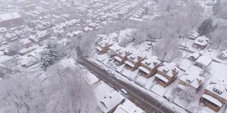 下雪的空中冬景宾夕法尼亚州住宅区