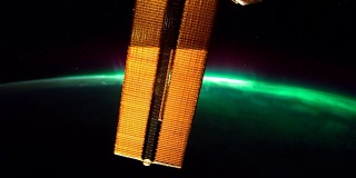从太空看夜晚的地球。这段视频由美国宇航局提供。