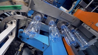 瓶装水厂的生产流程。视频素材模板下载
