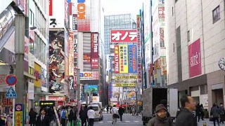日本东京秋叶原，人群行走视频素材模板下载
