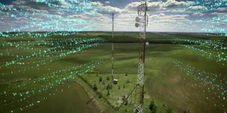 天线通信天线采用信号数字信息流概念通信蜂窝手机中继塔。中景镜头。