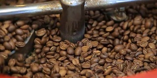 咖啡烘培机冷却新鲜烘培的咖啡豆