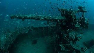 泰国春丰潜水地点的普拉伯沉船。视频素材模板下载