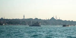 4K:伊斯坦布尔加拉塔桥上的苏莱曼清真寺。——股票视频