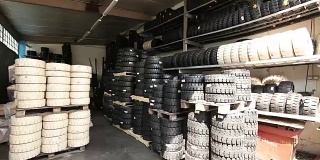 叉车车轮和轮胎，仓库，工业内部，叉车车轮和轮胎