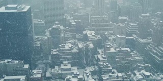 降雪中的城市建筑